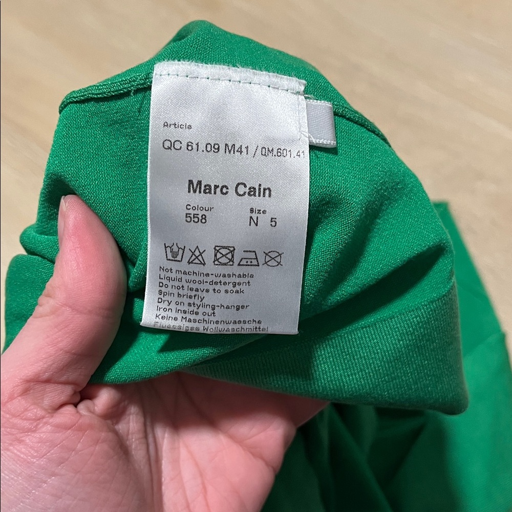 Marc Cain Green Mockneck Sleeveless Top Silk 558 - Picture 3 of 5